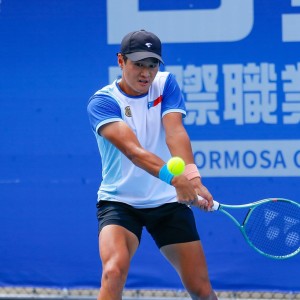 七连胜夺冠，连挫两中国选手，权纯雨或再成中国选手威胁