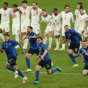 kaiyun sports官网-林良锋：南门作死失冠可悲，三狮进步世界杯可期